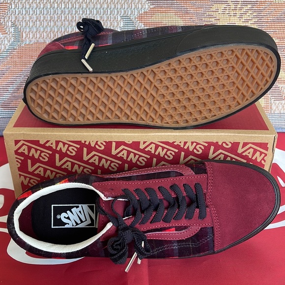 Vans Old Skool Stacked 
Velvet Plaid Port/Black
VNOA7Q5M02Y
WMNS Platforms - Picture 4 of 16